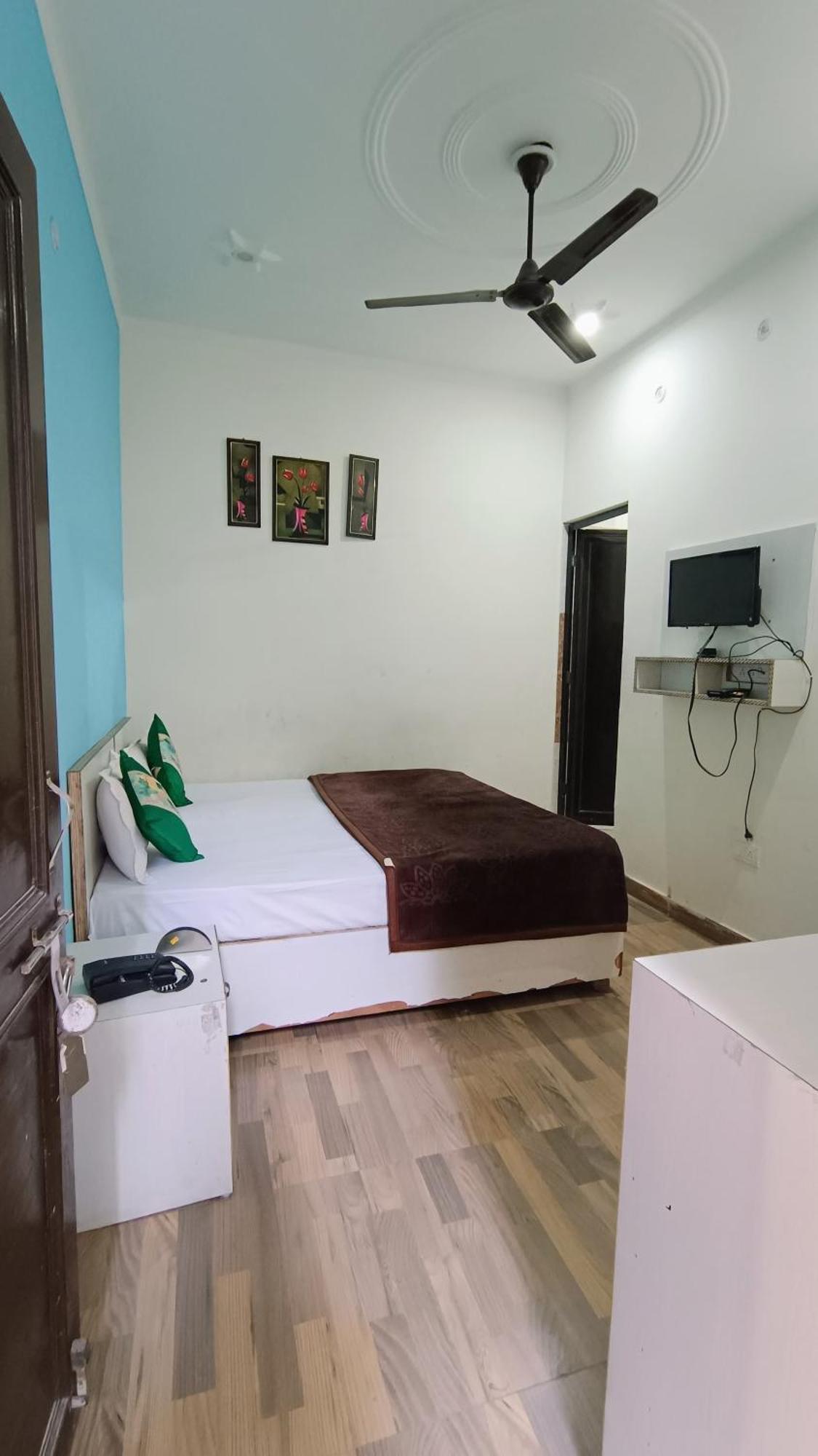 Olt Hostel Рішикеш Екстер'єр фото