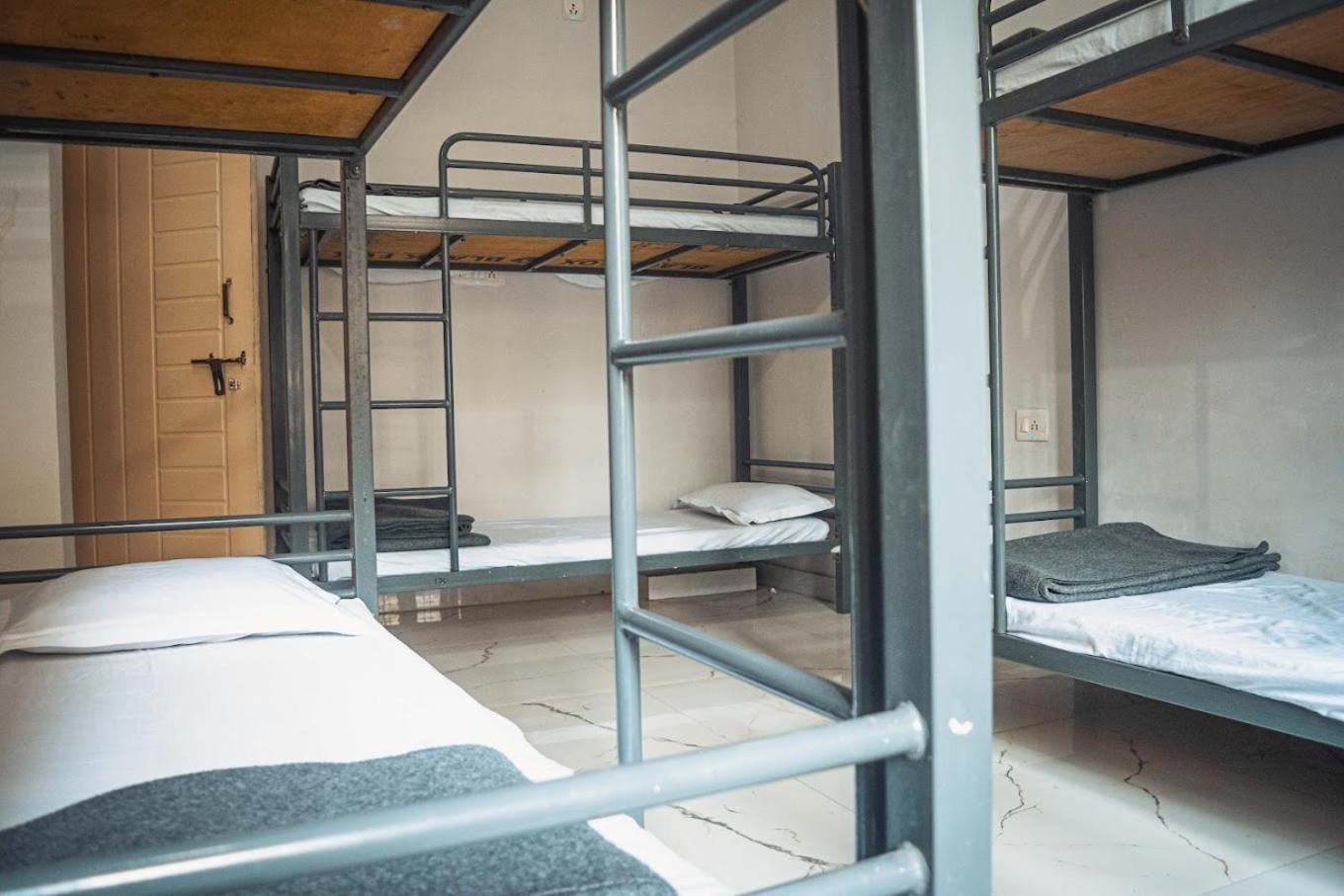 Olt Hostel Рішикеш Екстер'єр фото
