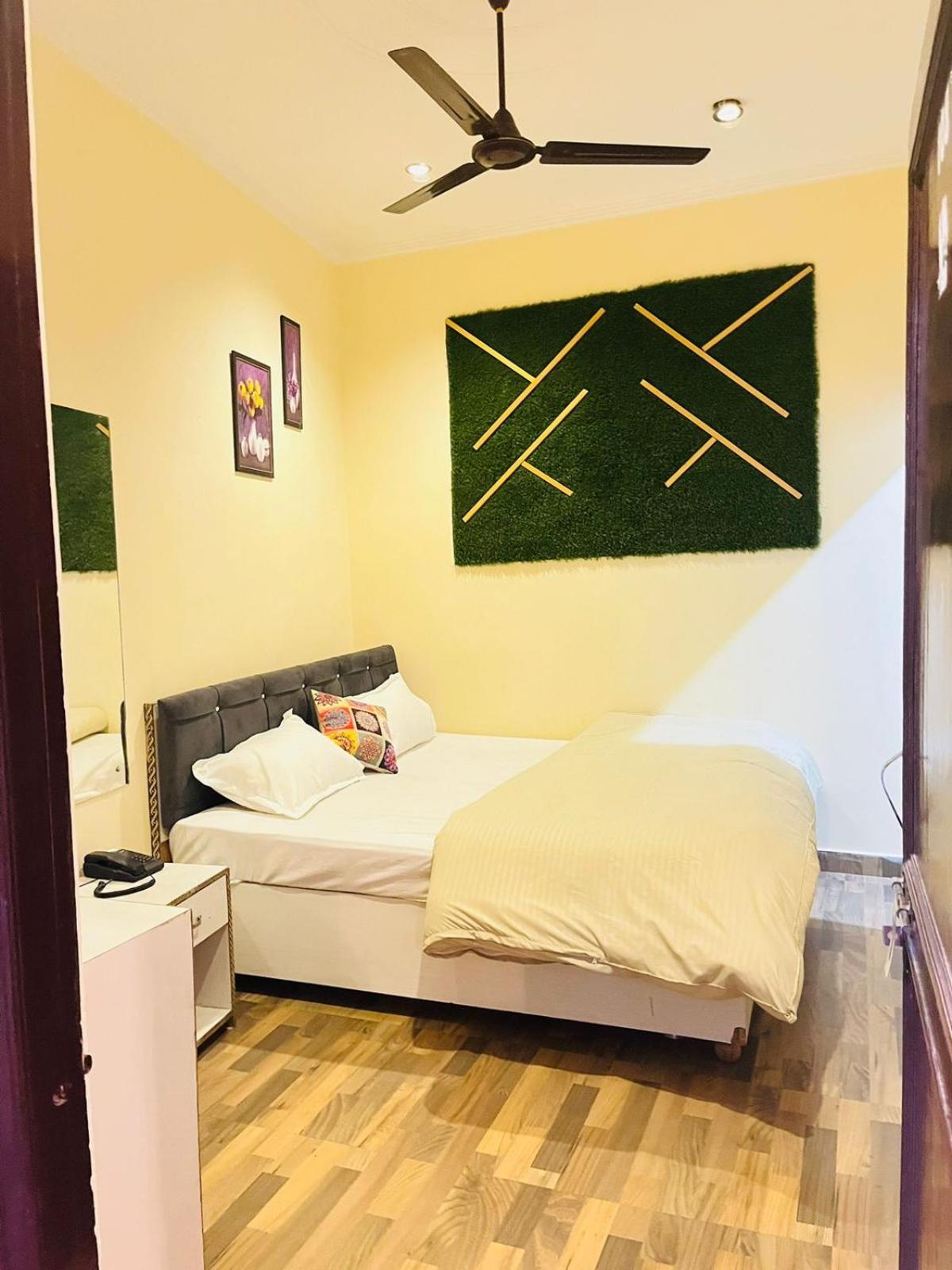 Olt Hostel Рішикеш Номер фото